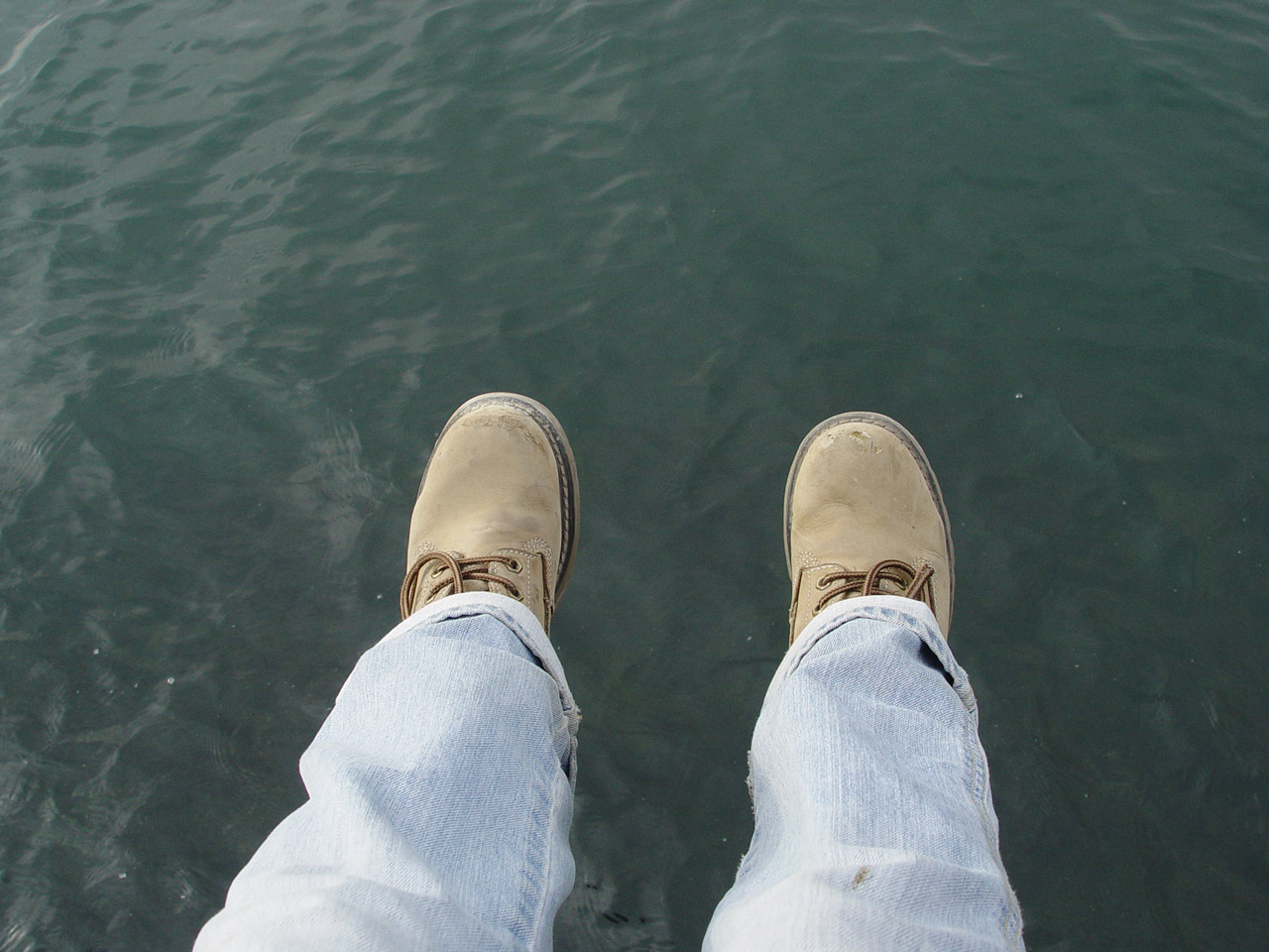 suicide-on-the-sea-1518098